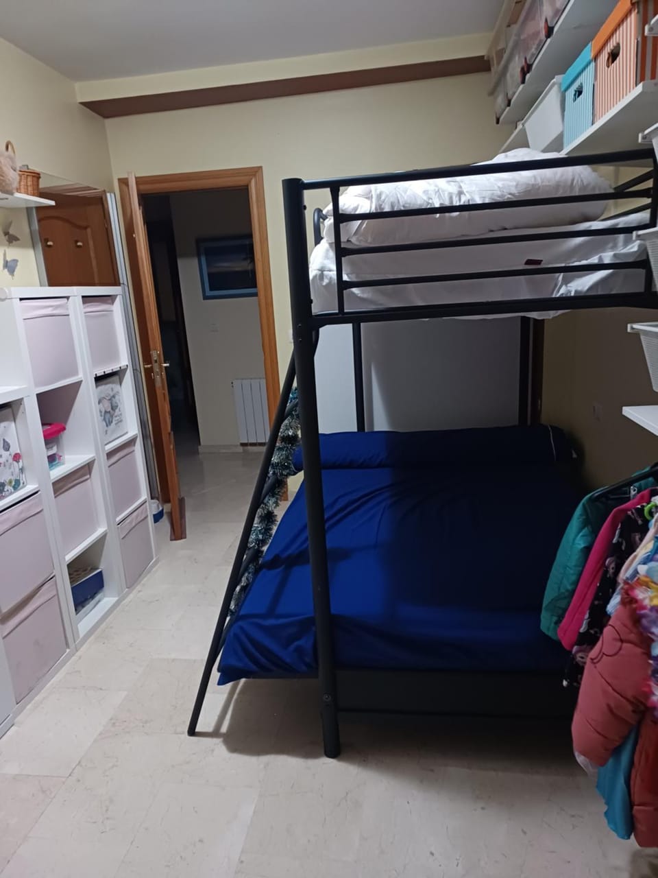 Bed, Photo of the whole room, Bedroom, bunk bed