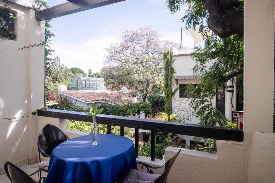 Property building, Balcony/Terrace, Seating area