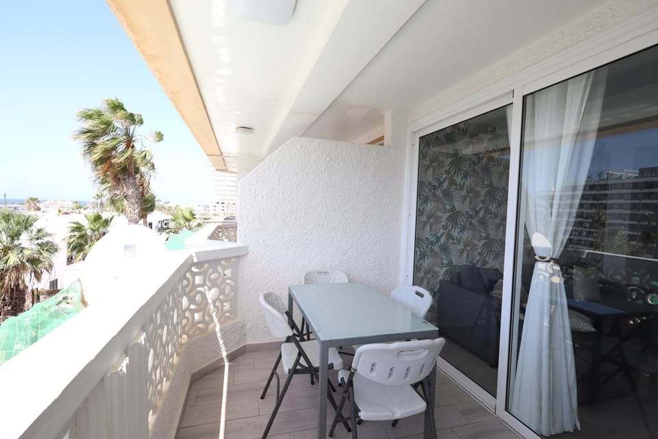 Patio, Day, Balcony/Terrace