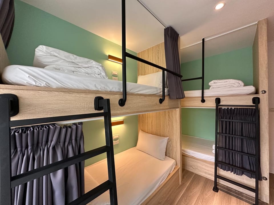 Bed, Bedroom, bunk bed