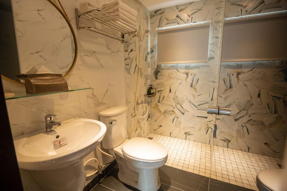 Shower, Toilet, Bathroom