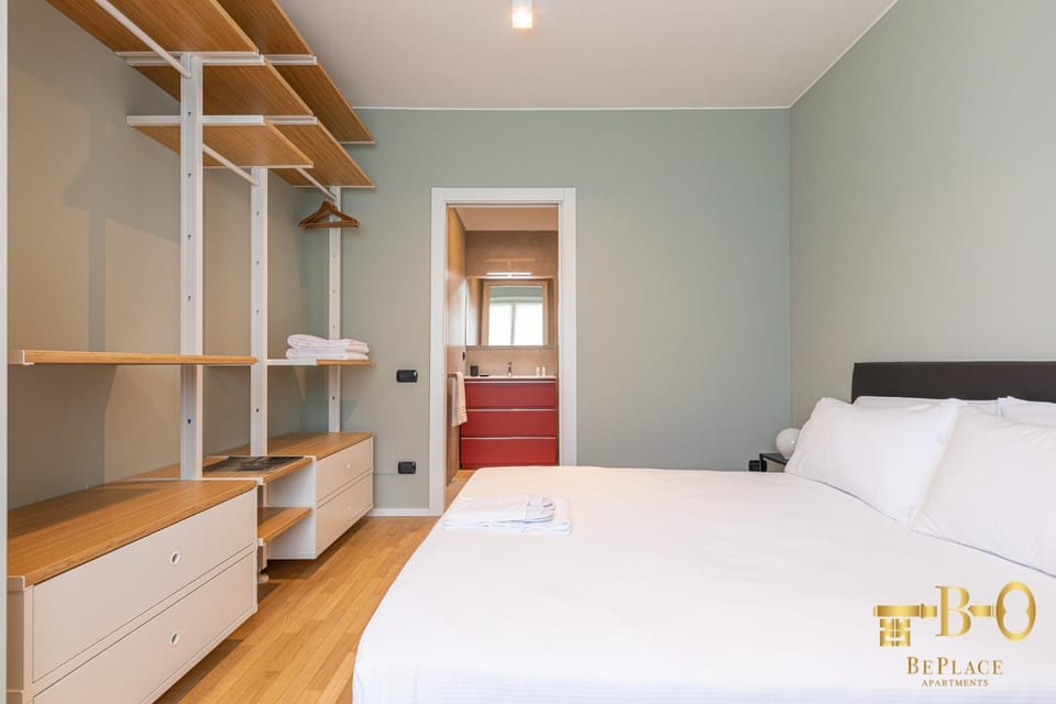 Bedroom, towels