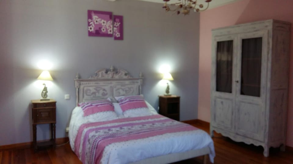 Chambres d'Hôtes Larrey Bed and Breakfast in Nouvelle-Aquitaine