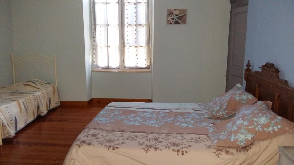 Chambres d'Hôtes Larrey Bed and Breakfast in Nouvelle-Aquitaine
