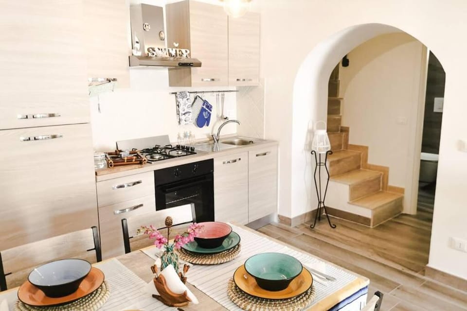 Kitchen or kitchenette, Seating area, Dining area, pet friendly, stove