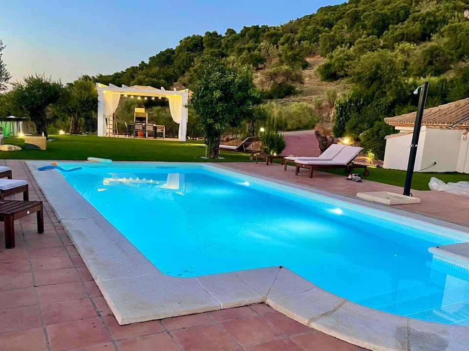 Villa exclusiva con piscina privada, La Tina Golf Villa in Sierra de Cádiz