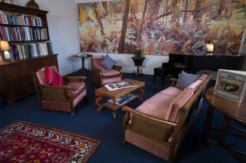 Library, Living room, Seating area