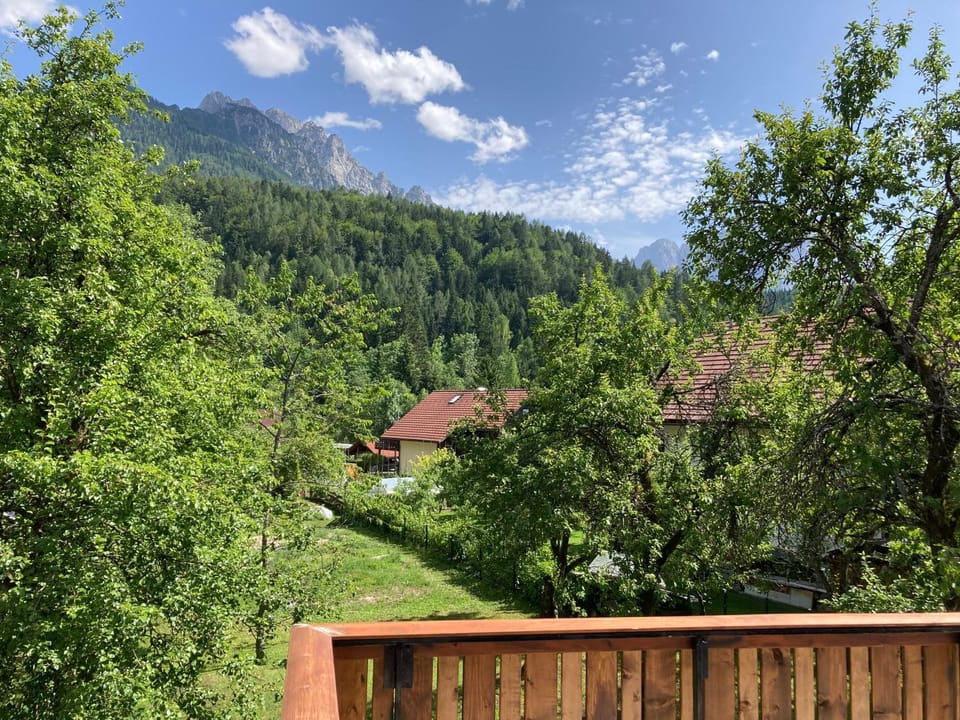 Balcony/Terrace, Mountain view