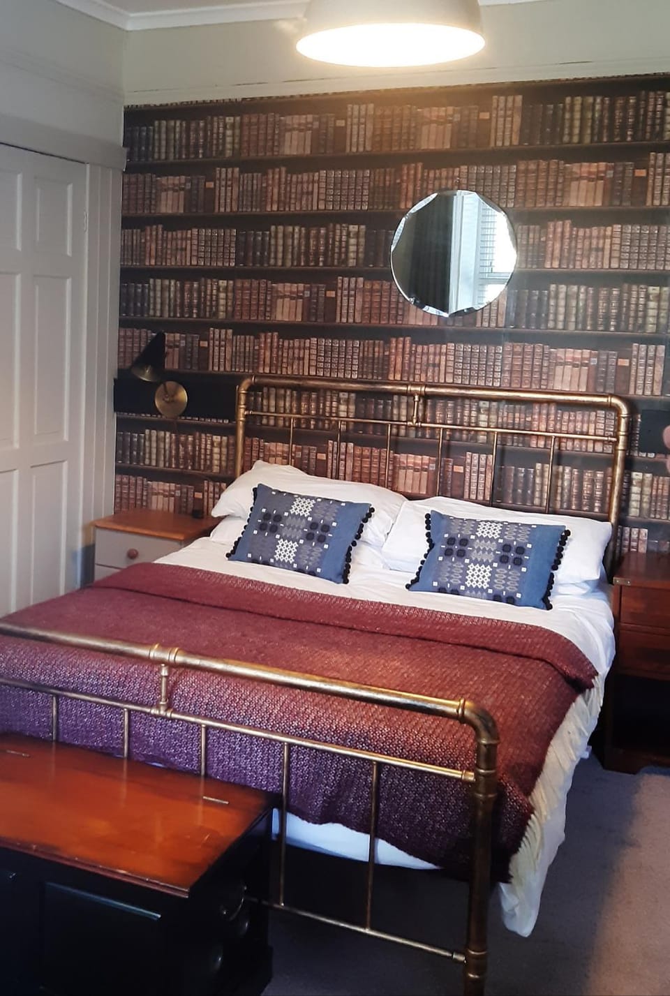 Pondside Cottage House in Carmarthen
