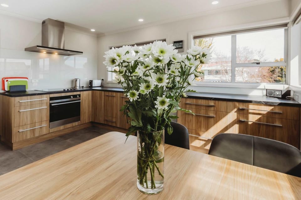 Love It On Lemon - modern townhouse near CBD House in New Plymouth