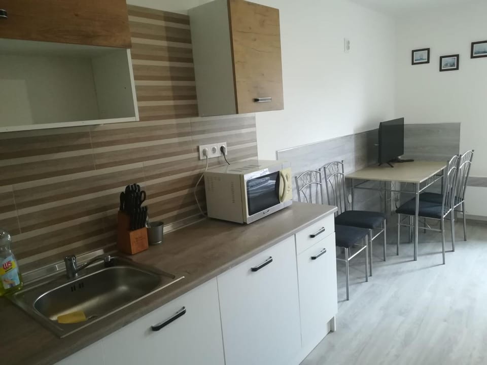 Kossuth téri - második emeleti - Nopara STUDIO apartman Apartment in Hungary