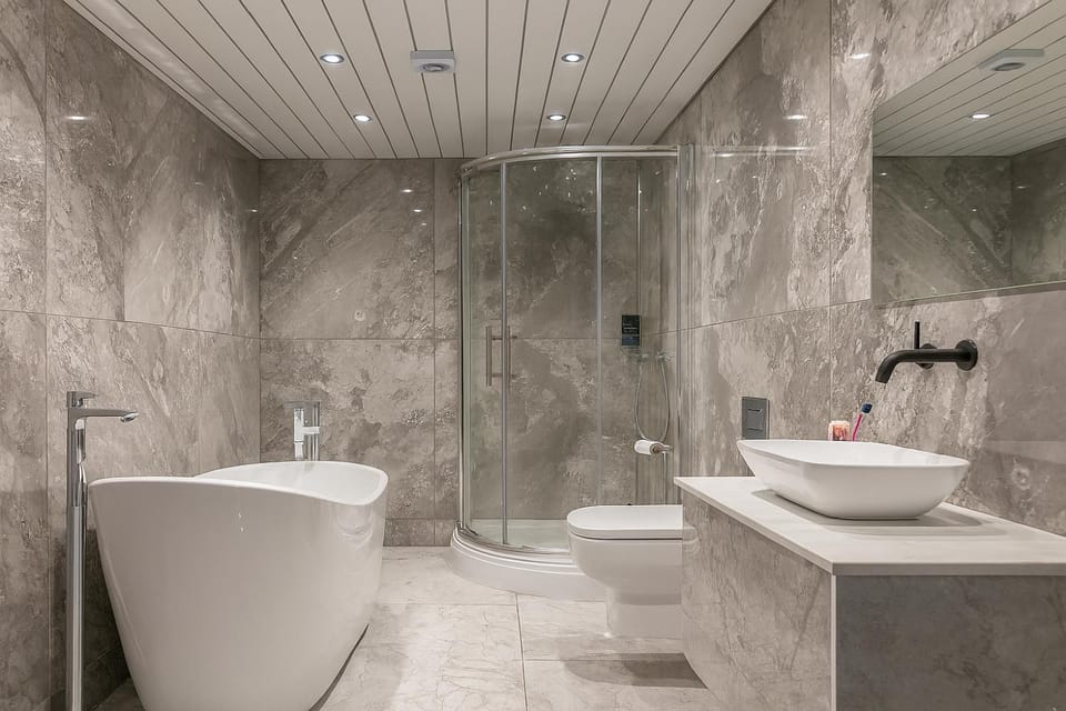 4 Bed-Sleeps 8- Free Parking-Pets-Hot Tub House in Scotland