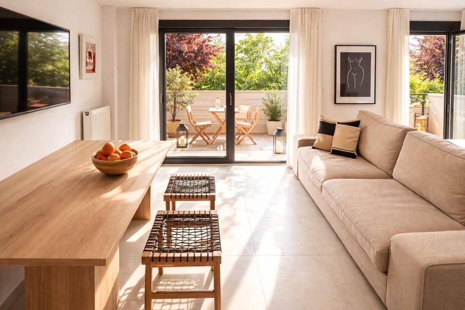 View (from property/room), Balcony/Terrace, Living room, Seating area, Dining area