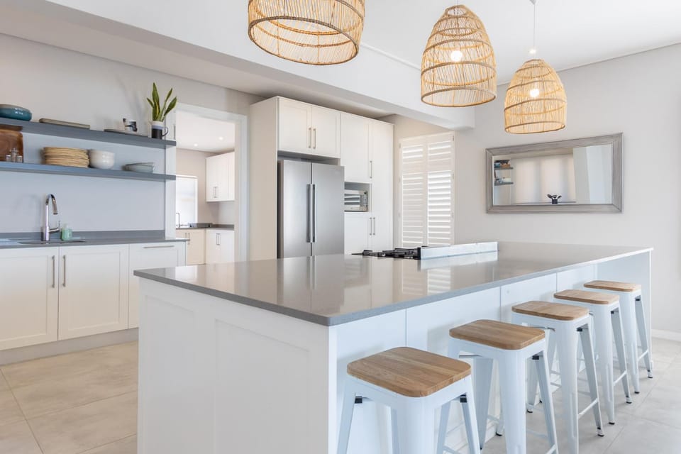 Kitchen or kitchenette, kitchen