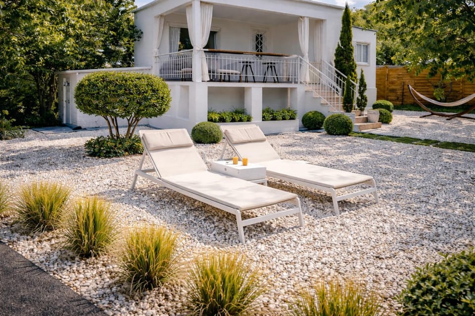 Summer, Garden, Garden view, Entertainment, sunbed