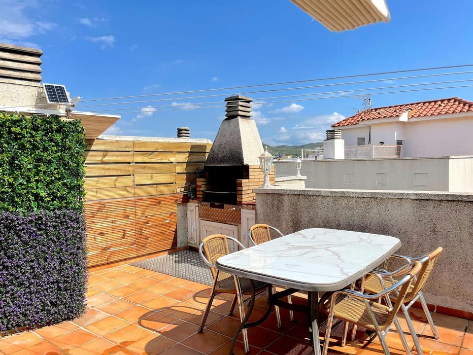 BBQ facilities, Balcony/Terrace