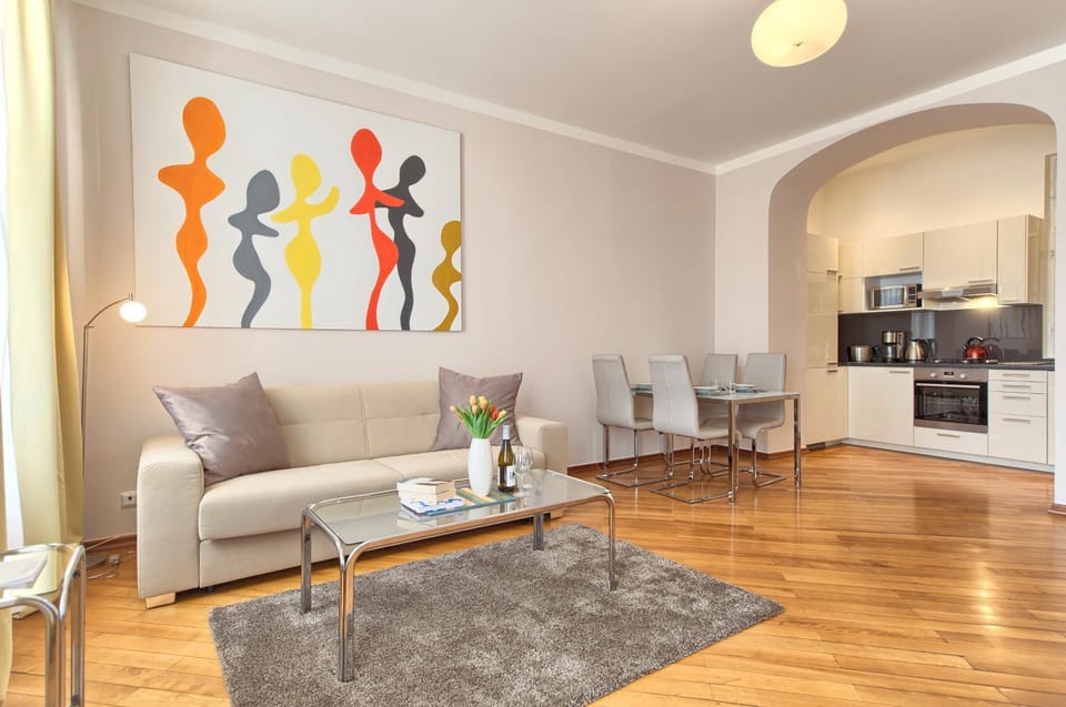 Kitchen or kitchenette, Living room