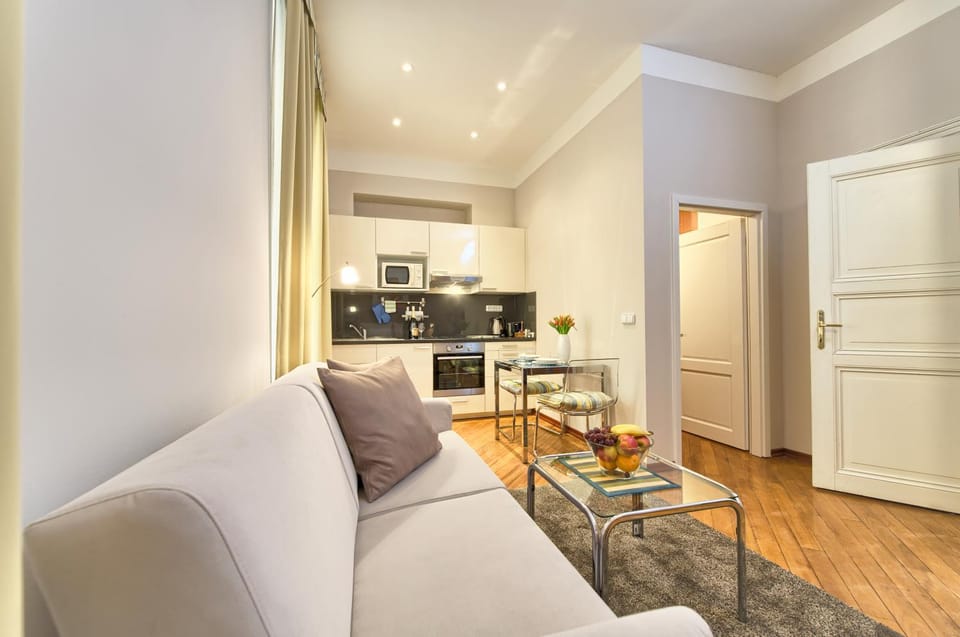 Kitchen or kitchenette, Living room