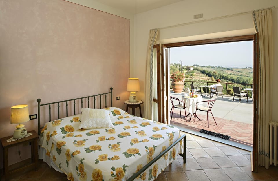 View (from property/room), Photo of the whole room