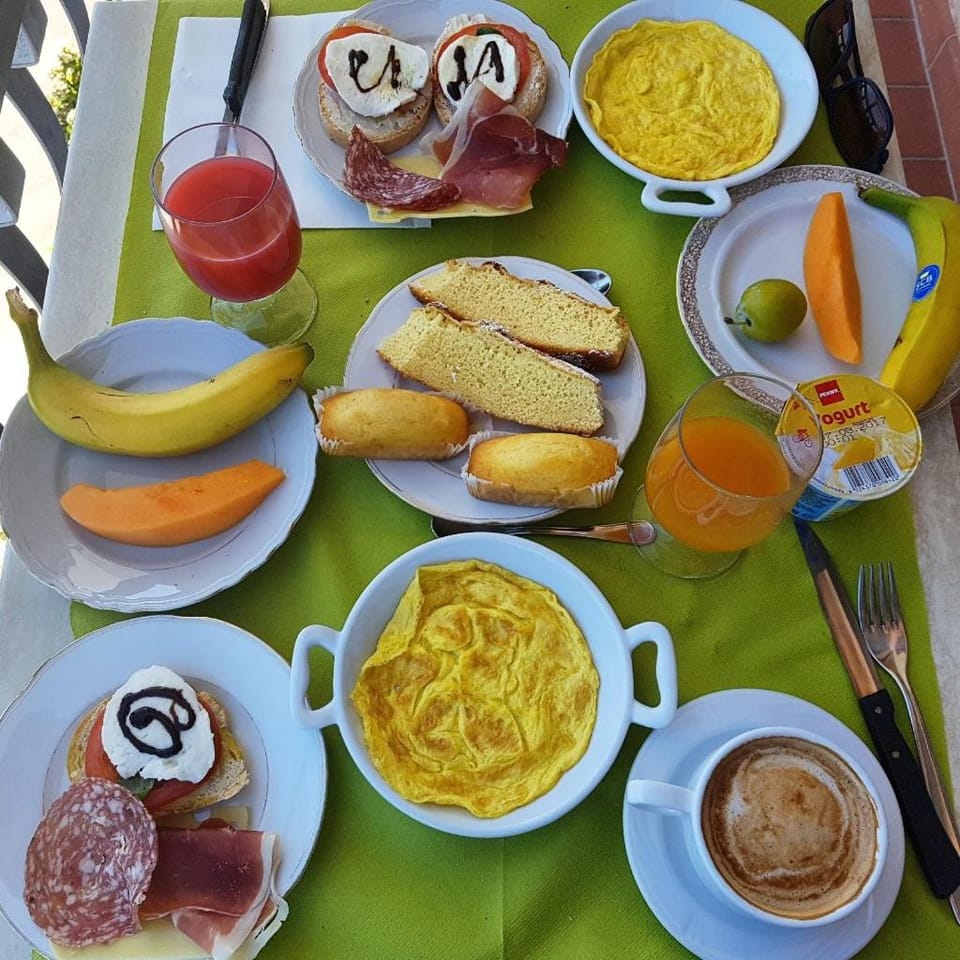 Food and drinks, Breakfast, Buffet breakfast