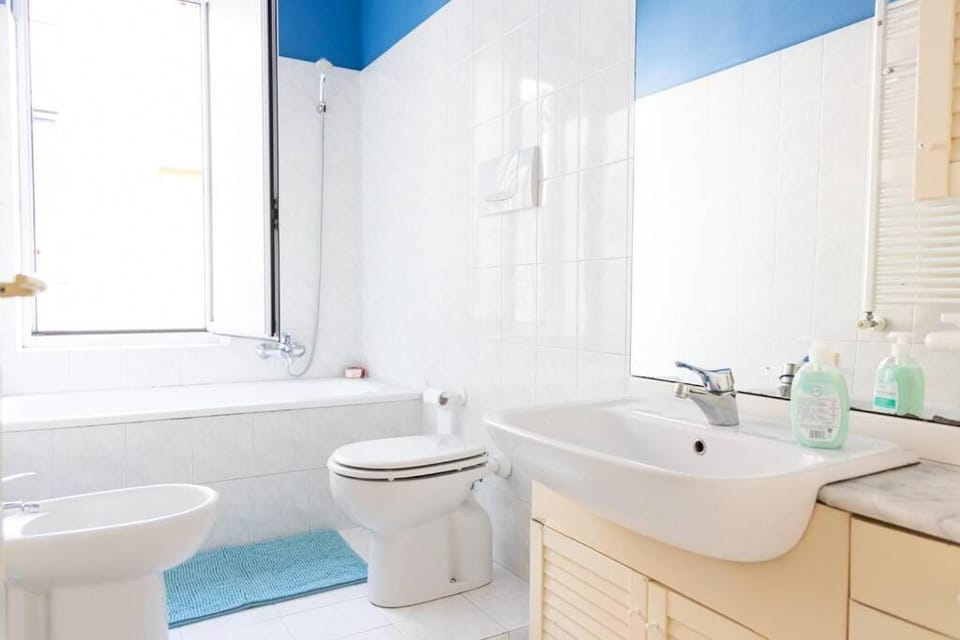 APPARTAMENTO INCANTEVOLE RECCO A 2 PASSI DAL MARE Apartment in Recco