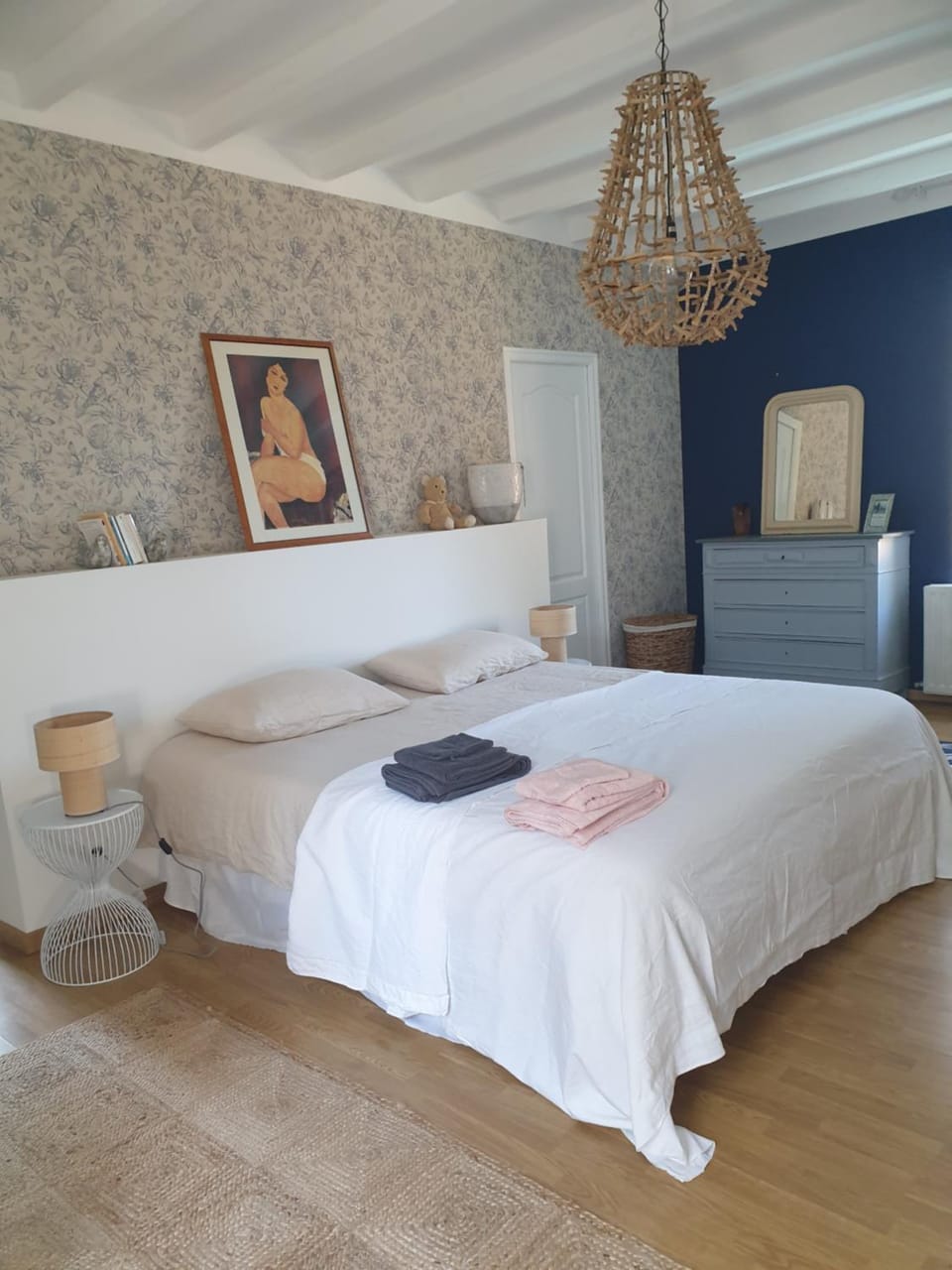 Chambre de charme dans une propriété du 18ème Vacation rental in Occitanie