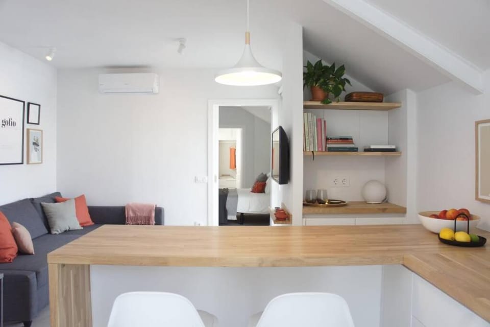 Kitchen or kitchenette, Lobby or reception, Lounge or bar