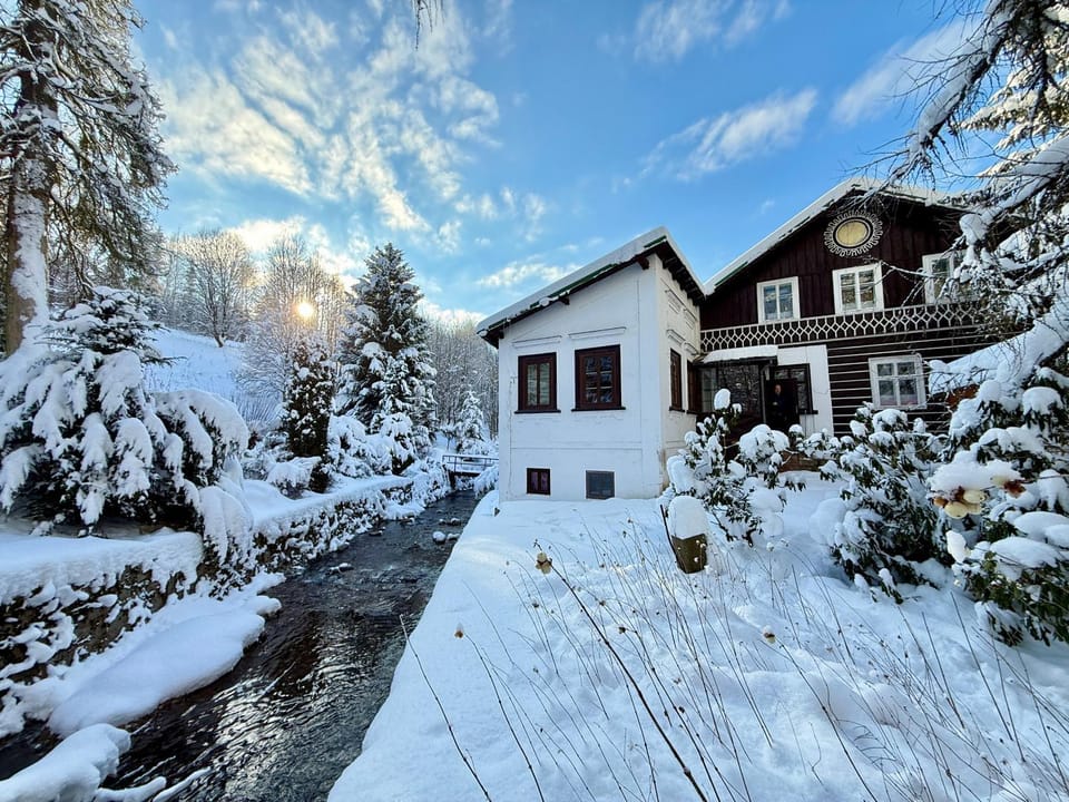 Property building, Natural landscape, Winter