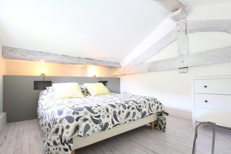 Bed, Bedroom