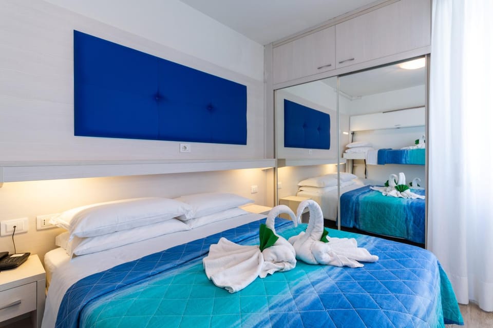 Bed, Bedroom, bunk bed, wardrobe
