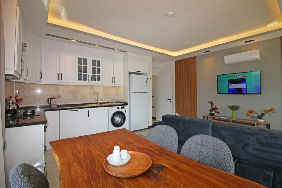 Living room, Dining area