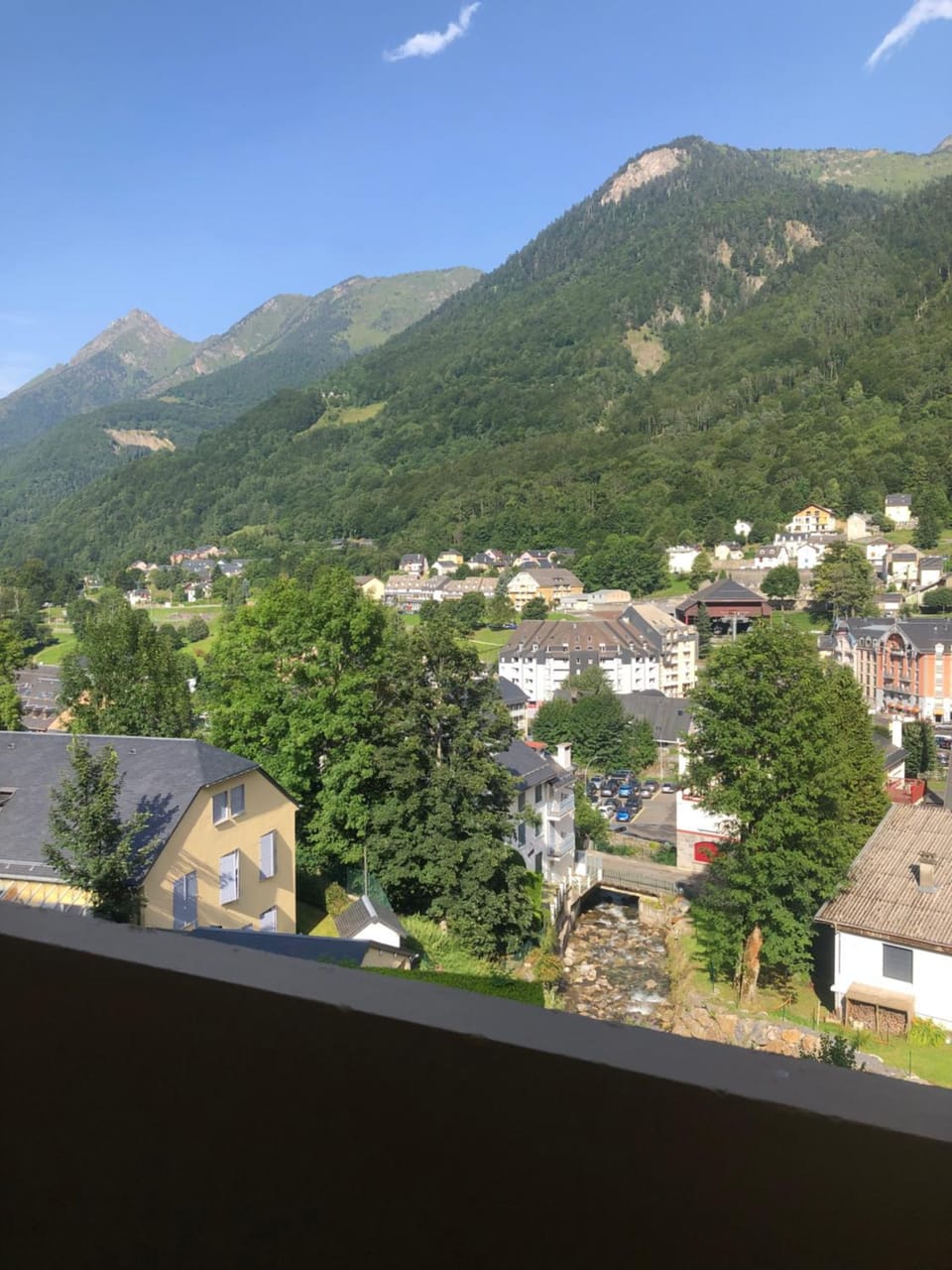 Balcony/Terrace, City view, Mountain view, Street view