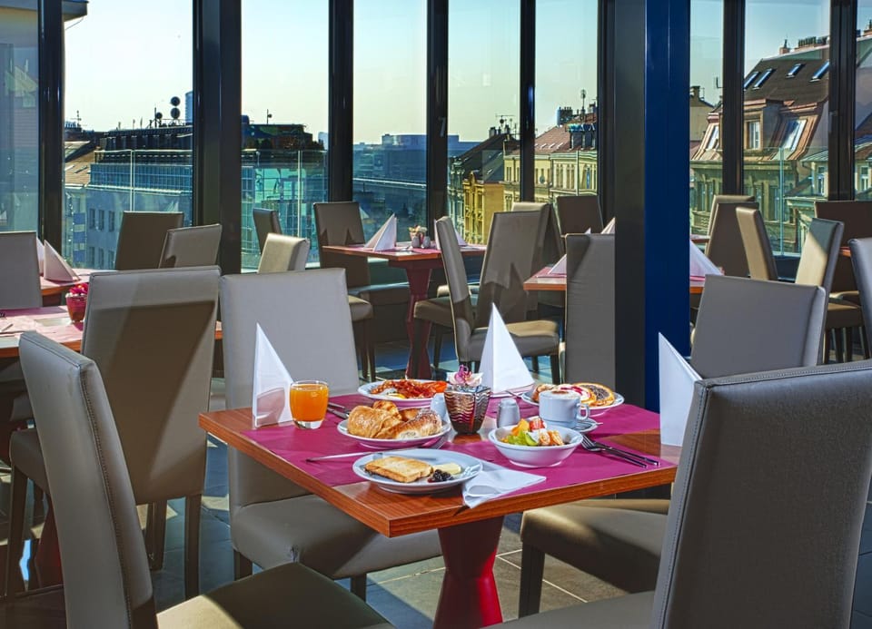 Restaurant/places to eat, Continental breakfast