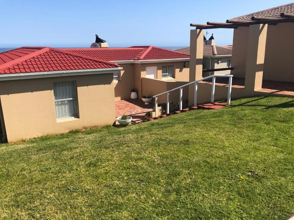 Hermanus Beach Club - St Tides House 19 Campground/ 
RV Resort in Hermanus
