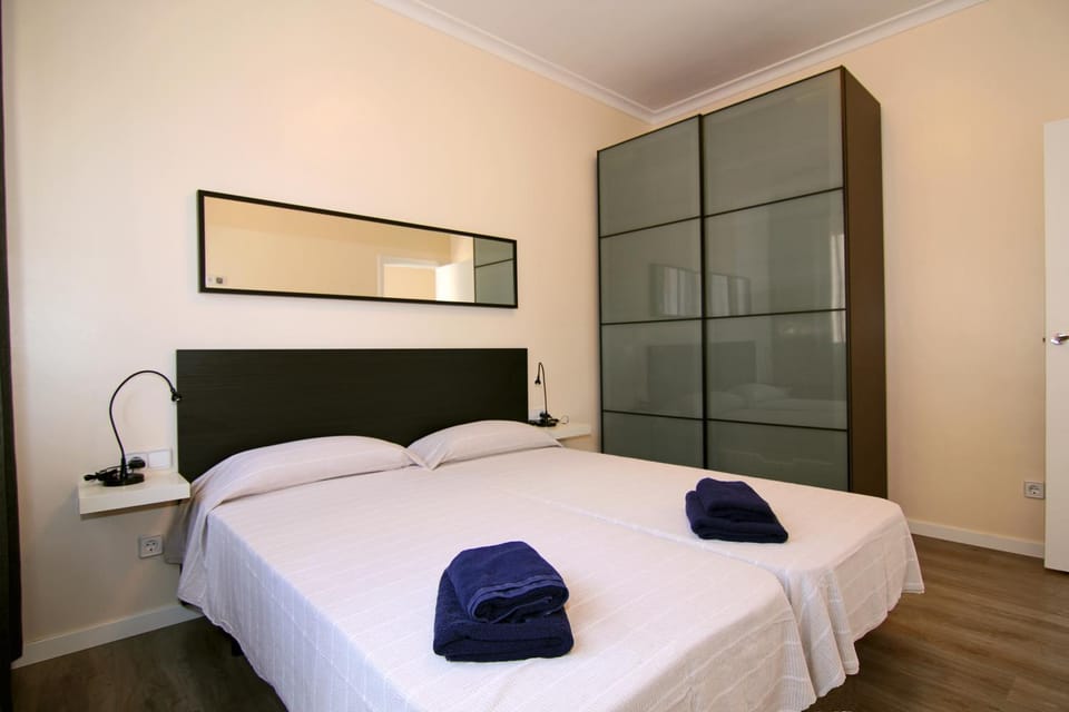 Bed, Photo of the whole room