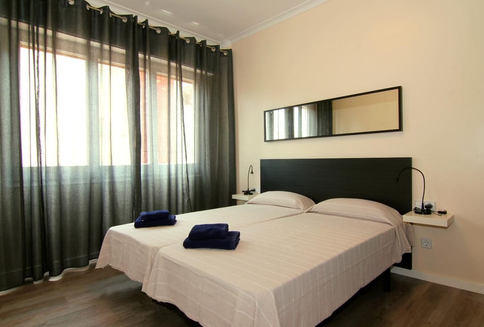 Bed, Photo of the whole room