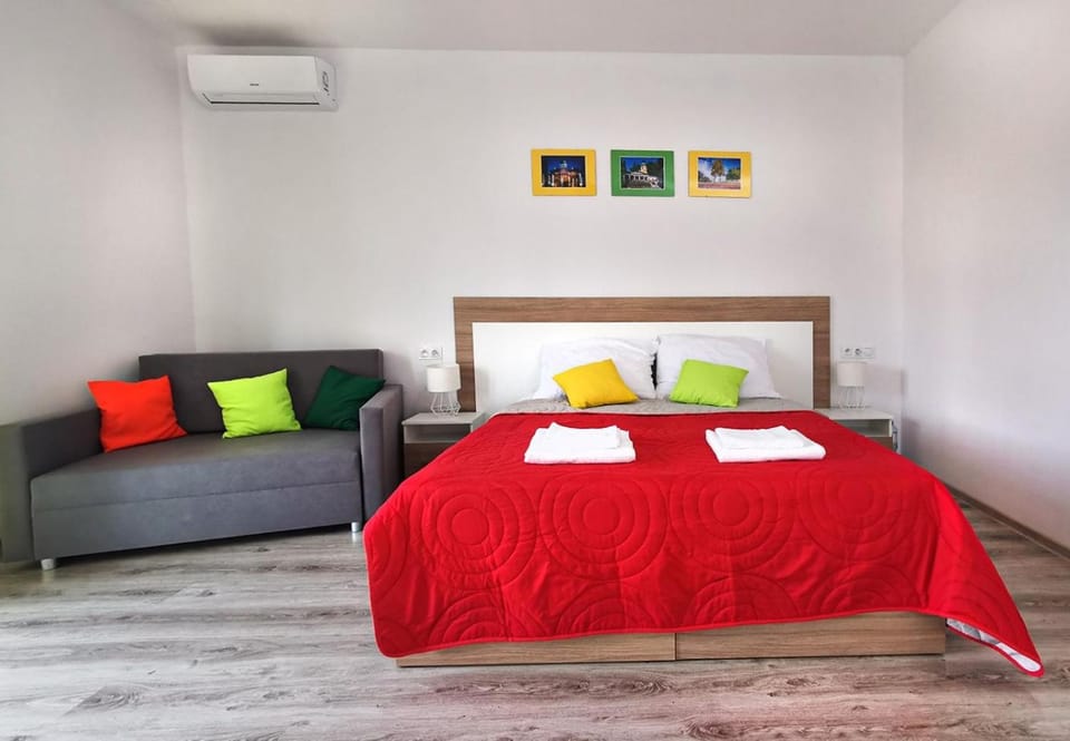 Bed, Photo of the whole room, Bedroom, air conditioner