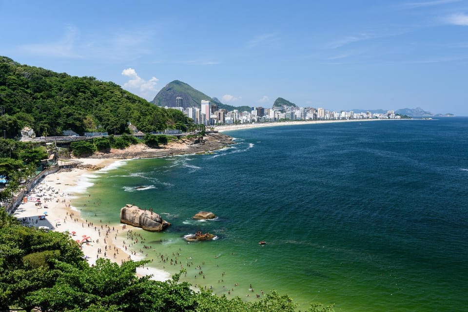 Ocean Blue Moderno Próximo à Praia do Leblon Vista Mar Espetacular Piscina Garagem Wi Fi e Sauna Apartment in Rio de Janeiro