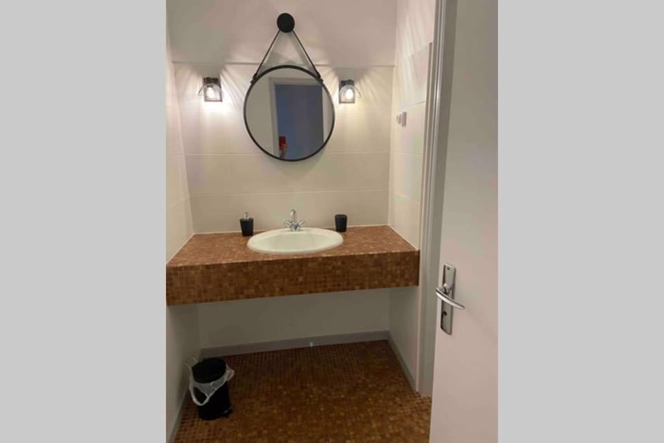 Appartement chaleureux au cœur d un village classé Apartment in Nouvelle-Aquitaine