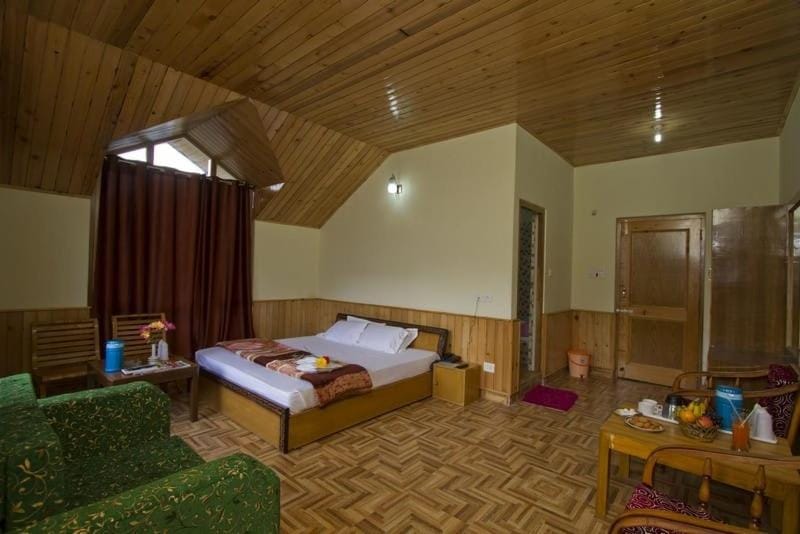 Marina Group of Hotels Arjun kuttir cottage #Atithi Devo Bhava Best hotel in manali #Five-star feeling# Mall Road 3 km # Hotels Best Prices Guaranteed with Deals#Free Parking Hostel in Manali