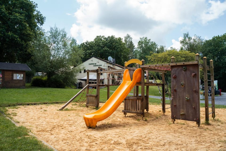 Camping De Chênefleur Campground/ 
RV Resort in Belgium