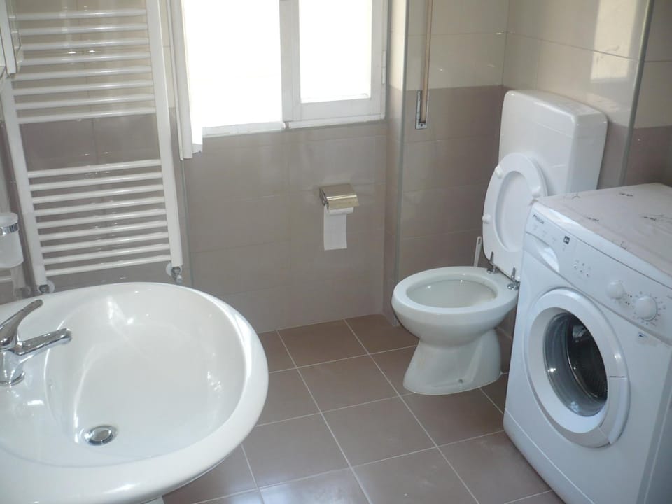 APPARTAMENTO ADRIA 1 CAMERA, Cucina, Bagno, Terrazzo Apartment in Ventimiglia