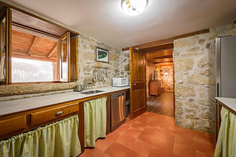 CASA DAS XACIAS, RIBEIRA SACRA House in Galicia