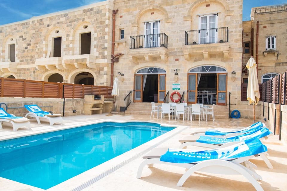 Property building, Swimming pool