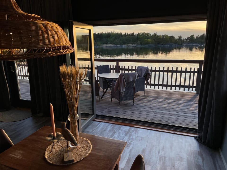 Dining area, Lake view, Sea view