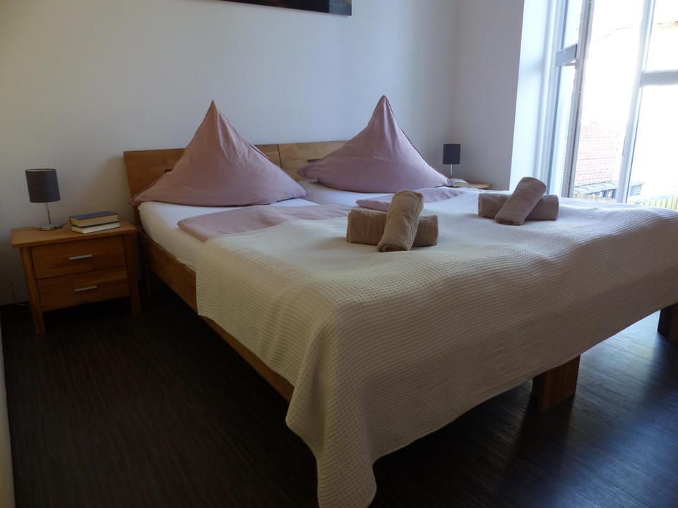 Bed, Photo of the whole room, Bedroom, towels