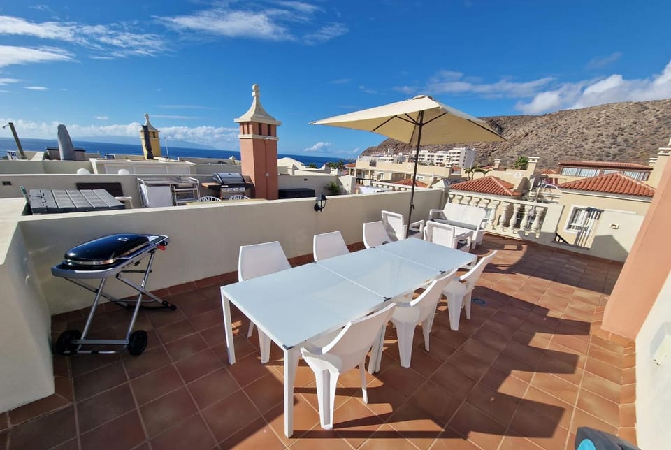Sunset Rooftop Terrace apartment Apartment in Palm-Mar