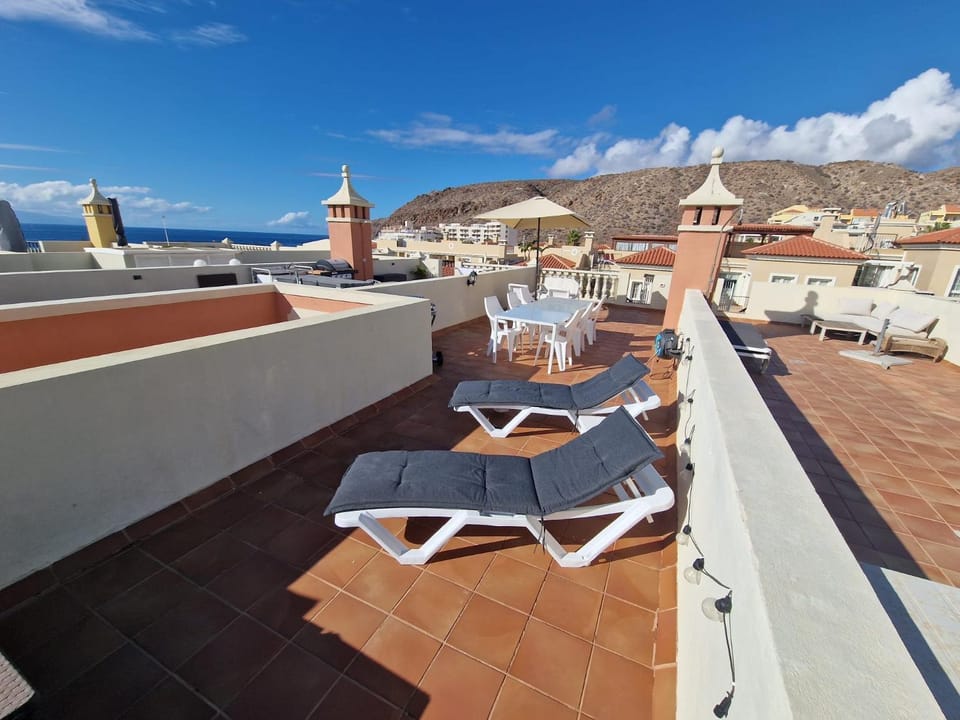 Sunset Rooftop Terrace apartment Apartment in Palm-Mar