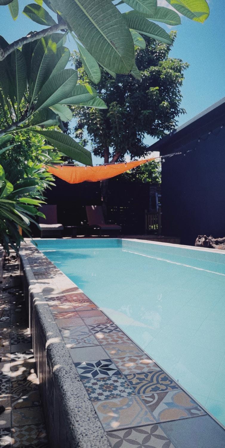 Swimming pool, sunbed