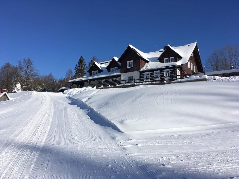 Property building, Skiing
